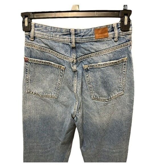 BDG Urban Outfitters Destroyed Jeans in Medium Wash Waist 26" - Picture 4 of 9